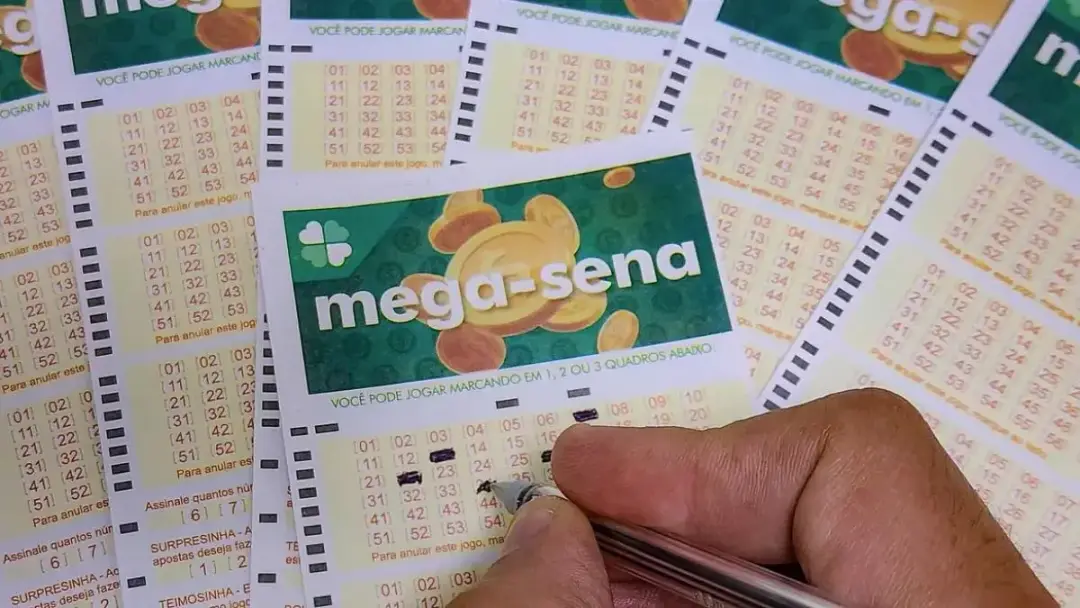 Setenta e cinco milhões de reais em jogo na Mega-Sena, com as apostas terminando às vinte horas de hoje. É um ciclo de …