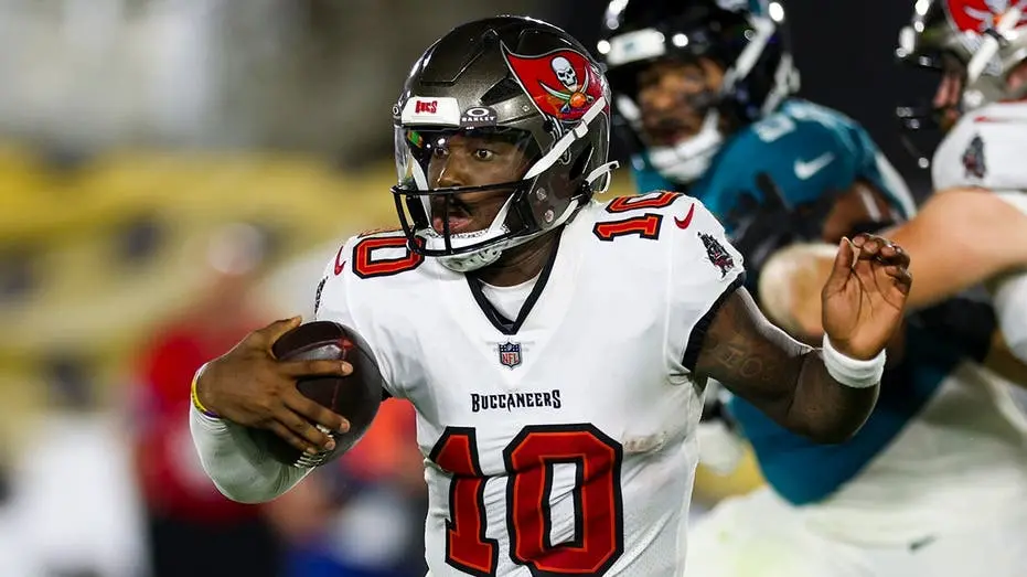 Jalon Daniels, novato dos Tampa Bay Buccaneers, vai estrear como titular contra os Packers neste domingo. Ele falou que…