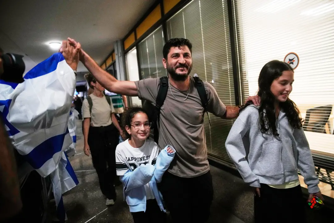 Em um voo para Tel Aviv, um piloto omaní apunhalou um colega com 170 passageiros a bordo. Netanyahu insinuou possível e…