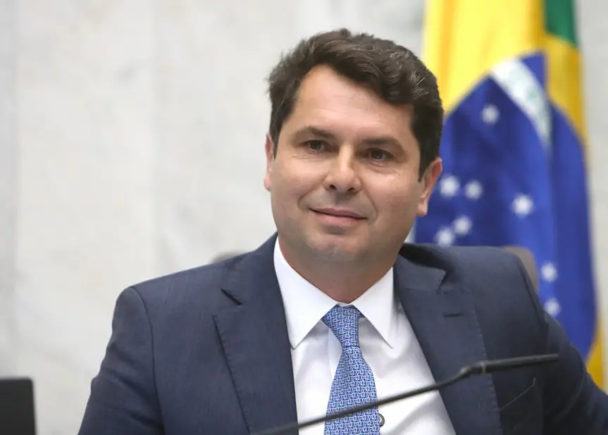 Alexandre Curi, número 100, concorre a senador pelo Paraná nas eleições de 2026. Escolher dois senadores exige atenção,…