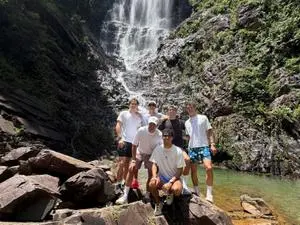 Malásia, chuva parece pimentinha pra piloto Bortoleto. A gente vê como o clima é extremo em diferentes lugares. Curto v…