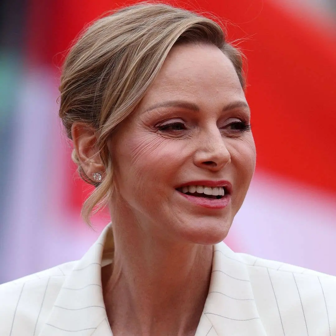 Monaco recebeu seu 10 milésimo cidadão, uma bebê, e a Princesa Charlene esteve presente. Ver a celebração de um novo ci…