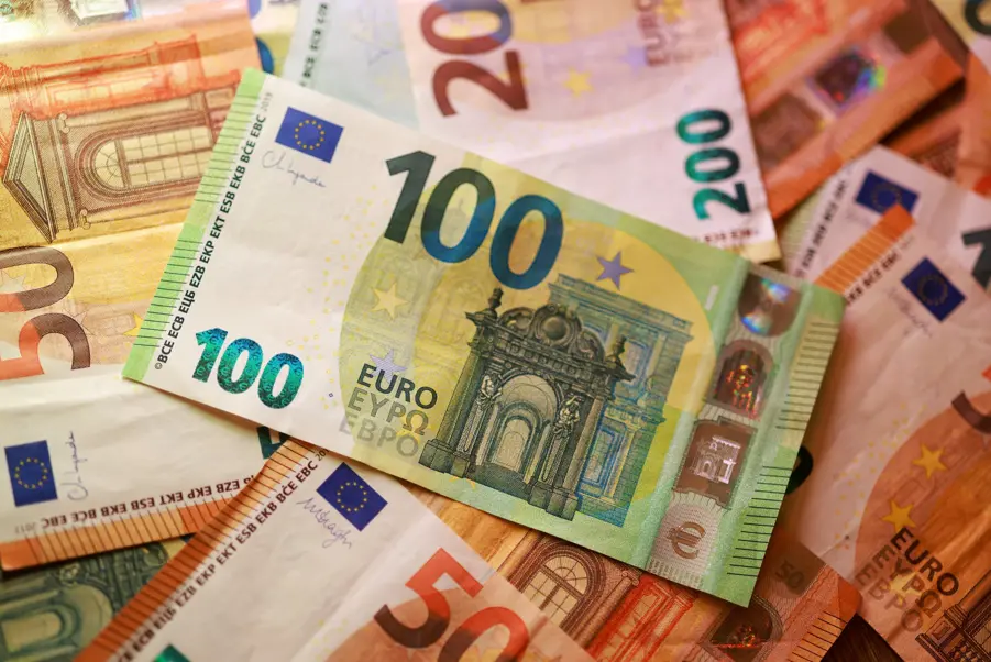 Taxa de desemprego na zona do euro ficou em 6,4% em agosto, sem mudança em relação a julho. Manter esse número mostra q…