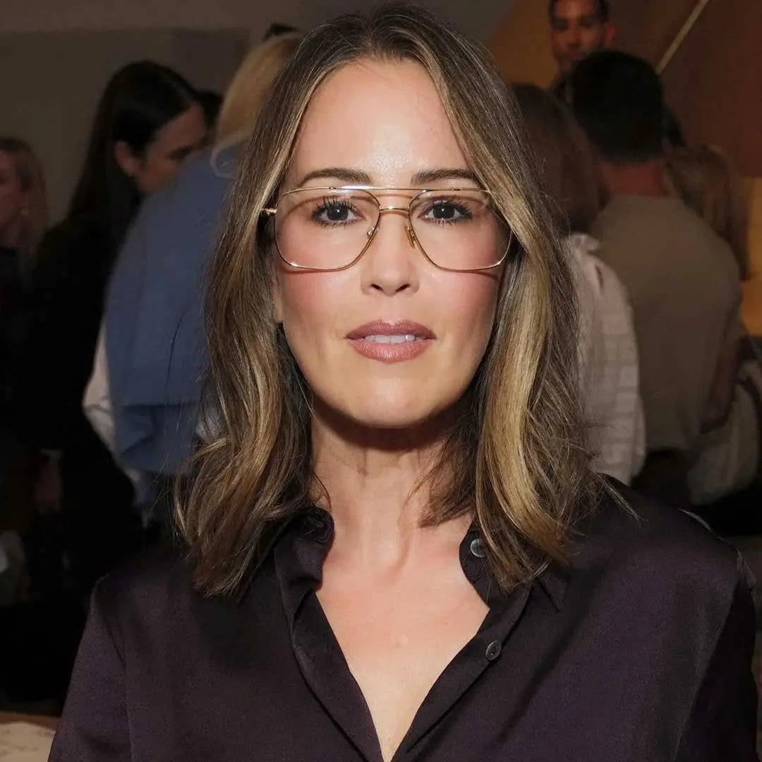Rachel Stevens usando jeans da M&S modelo Barrel por 30 libras mostra que a moda denim segue forte, independente da ida…
