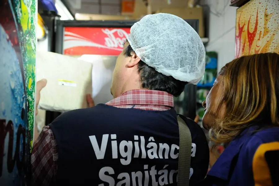 Bares e restaurantes de São Paulo não podem mais oferecer molhos em bisnagas a partir do próximo domingo, 4. A medida v…