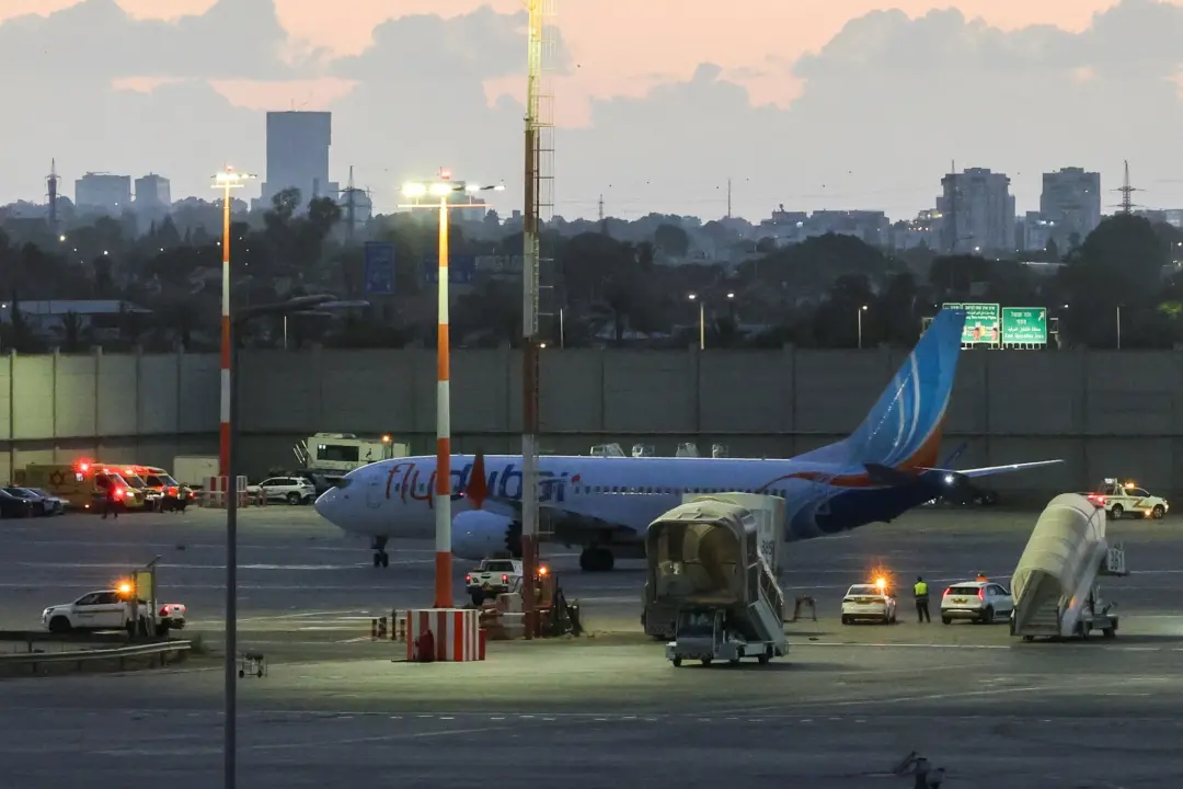 Voo da flydubai de Dubai para Tel Aviv teve um copiloto que esfaqueou o comandante, ameaçando mais de 170 pessoas. É pr…