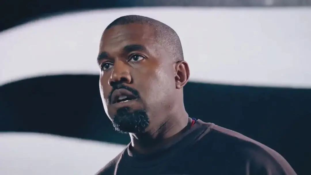 Kanye West cancelou dois shows em São Petersburgo, na Rússia, nos dias 10 e 11 de outubro. Isso acontece em meio a crít…
