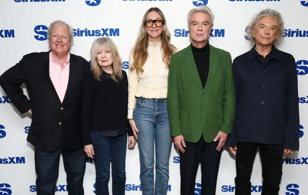 Talking Heads se reencontrou para um bate papo com Este Haim, marcando mais de cinquenta anos desde que a banda formou.…