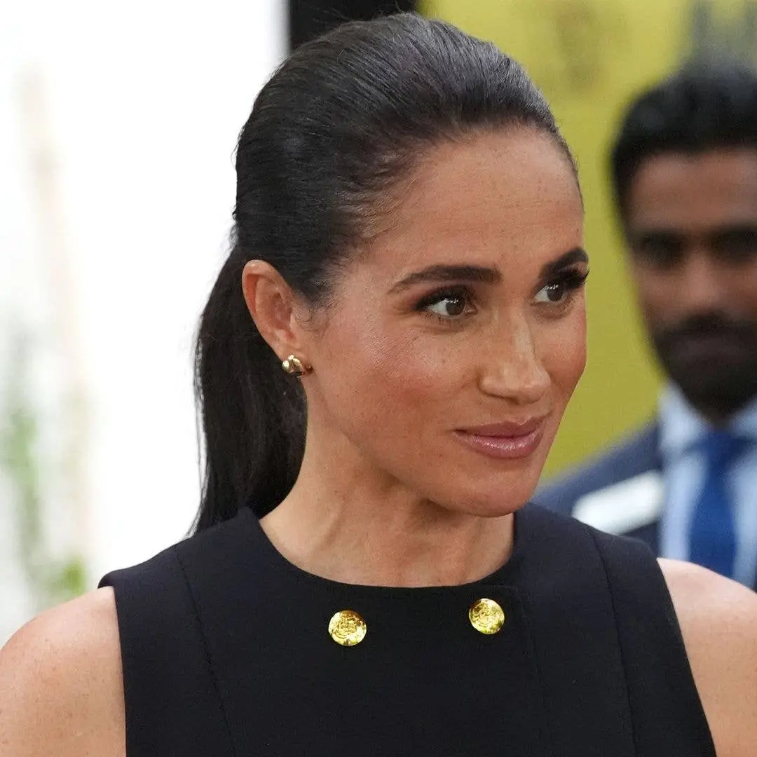 Meghan Markle e a marca As Ever lançam um calendário de Natal. A preparação mostra ela aproveitando os doces antes do l…
