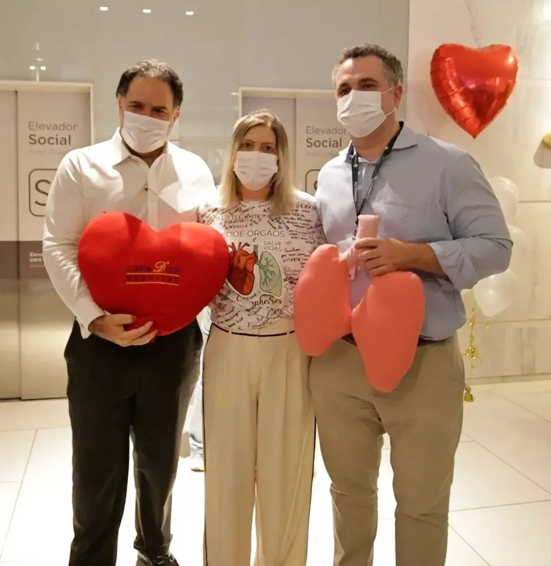 Márcia Branquinho, de 51 anos, agora pode beber água sem restrição após o transplante duplo de coração e pulmão realiza…