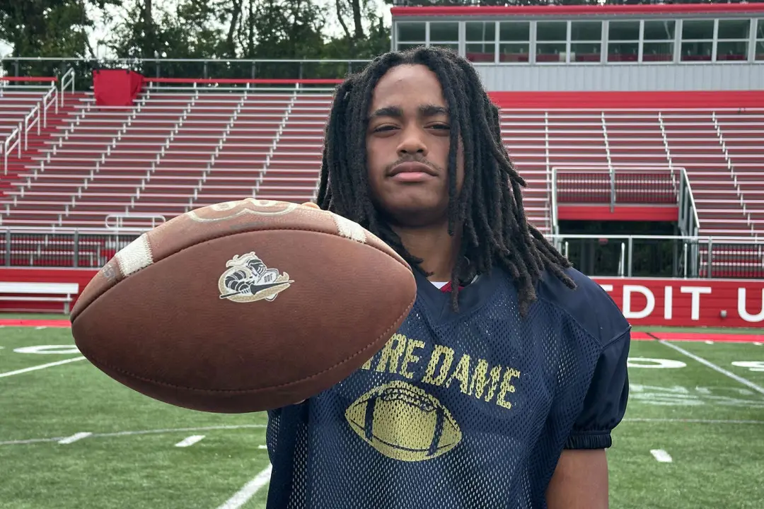 Ja'cari Harris, calouro do Notre Dame Prep, fez 870 jardas em 60 corridas. A melhora de peso e mobilidade dele mostra q…
