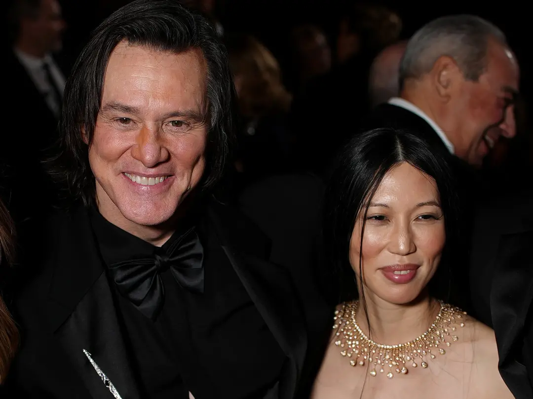Jim Carrey casou-se em Los Angeles com a atriz Min Ah, sete meses após o início do namoro. É um movimento rápido, mas e…