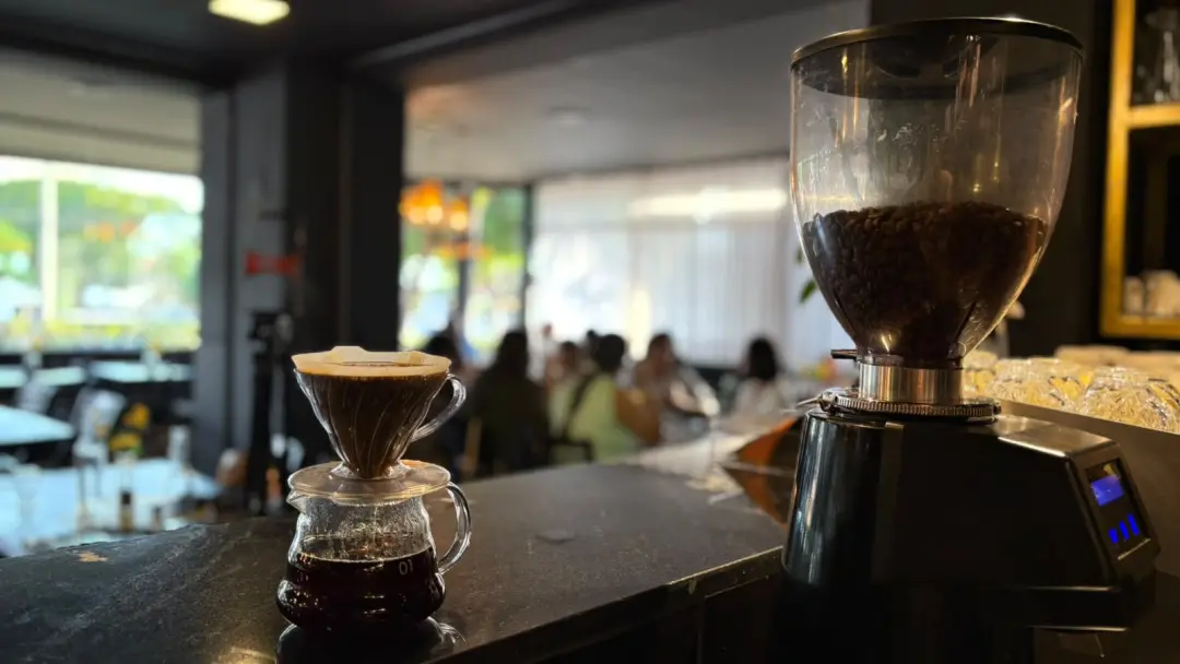 98% dos lares brasileiros têm café em casa. Esse consumo mostra como a bebida se encaixa na rotina, seja no cafezinho c…