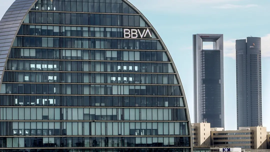BBVA vai pagar dividendo a conta de 0,37 euros brutos por ação. Parece um bom prêmio pra quem investe na instituição, m…