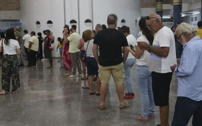 Eleições 2026, primeiro turno dia 4 de outubro, é bom se organizar com o documento oficial e a colinha. Precisa ter doc…