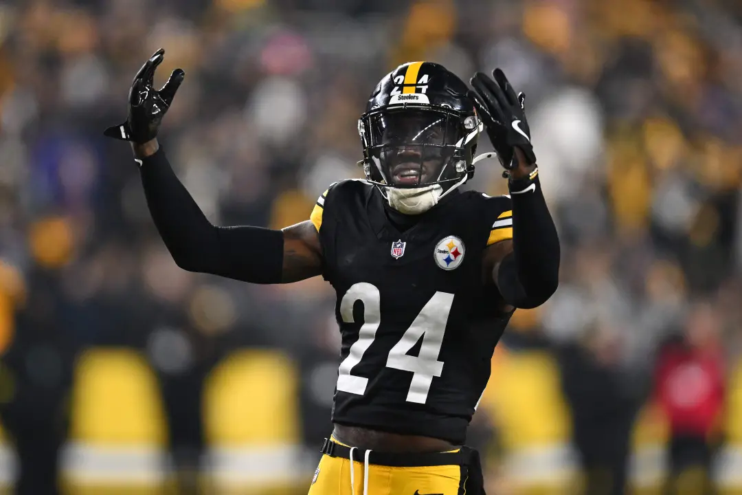 Joey Porter Jr mudou para os Dallas Cowboys após negociação com os Steelers, mas o clube não vai fechar contrato imedia…