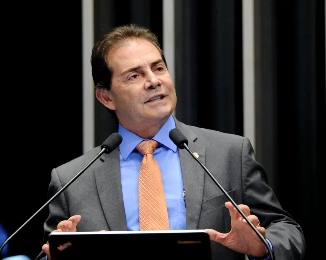 Paulinho da Força protocolou pedidos de impeachment contra os ministros Mendonça, Kassio Marques e Fux no Senado. A ale…