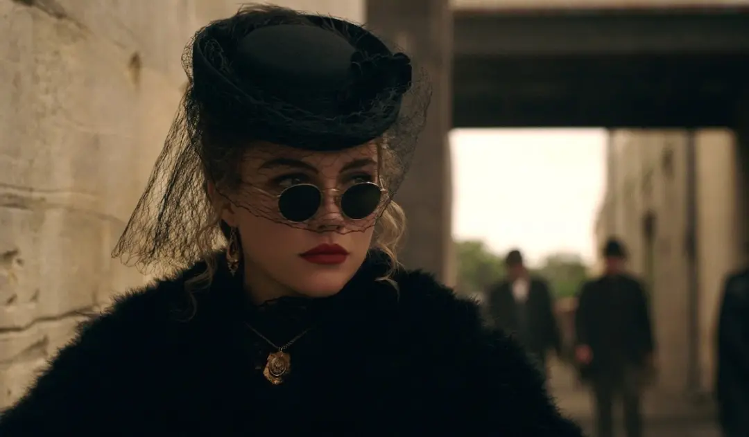 Florence Pugh no filme East of Eden, adaptação de um clássico de John Steinbeck, foca na Cathy Ames. A produção parece …