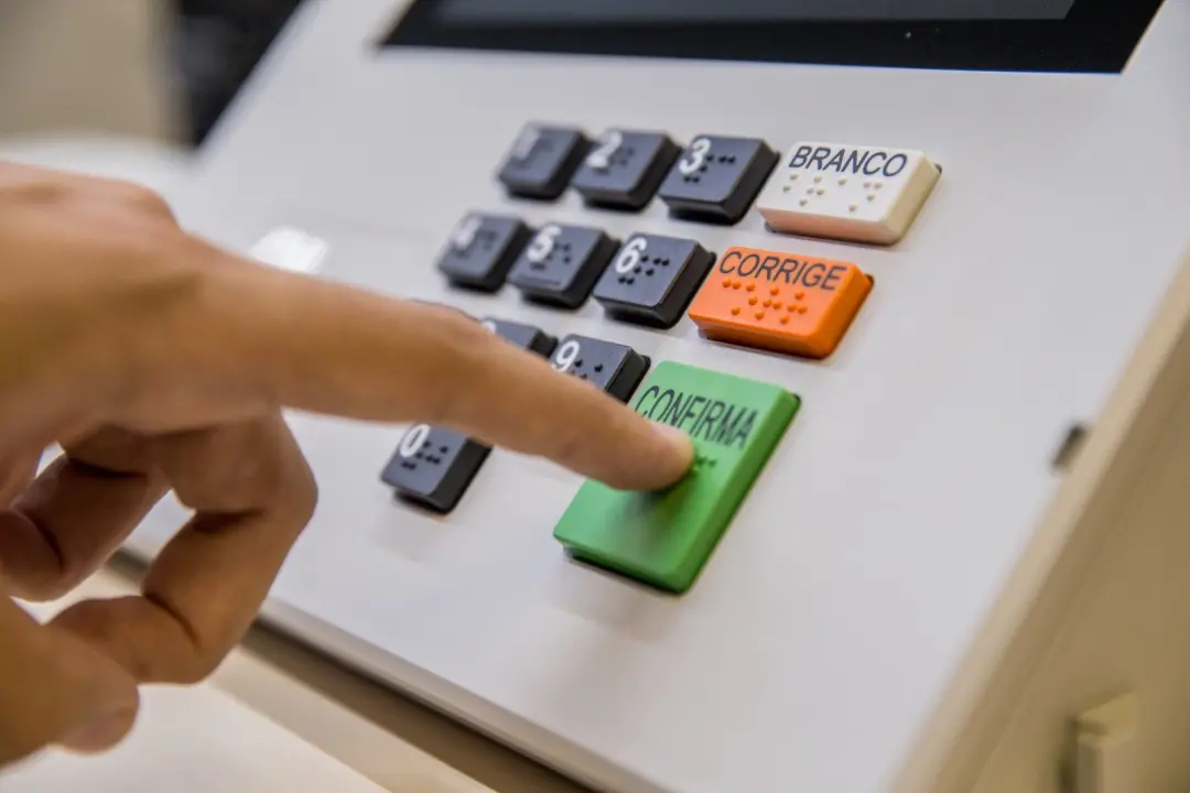 Setecentos e trinta e oito denúncias de assédio eleitoral no trabalho chegaram ao Ministério Público do Trabalho em trê…