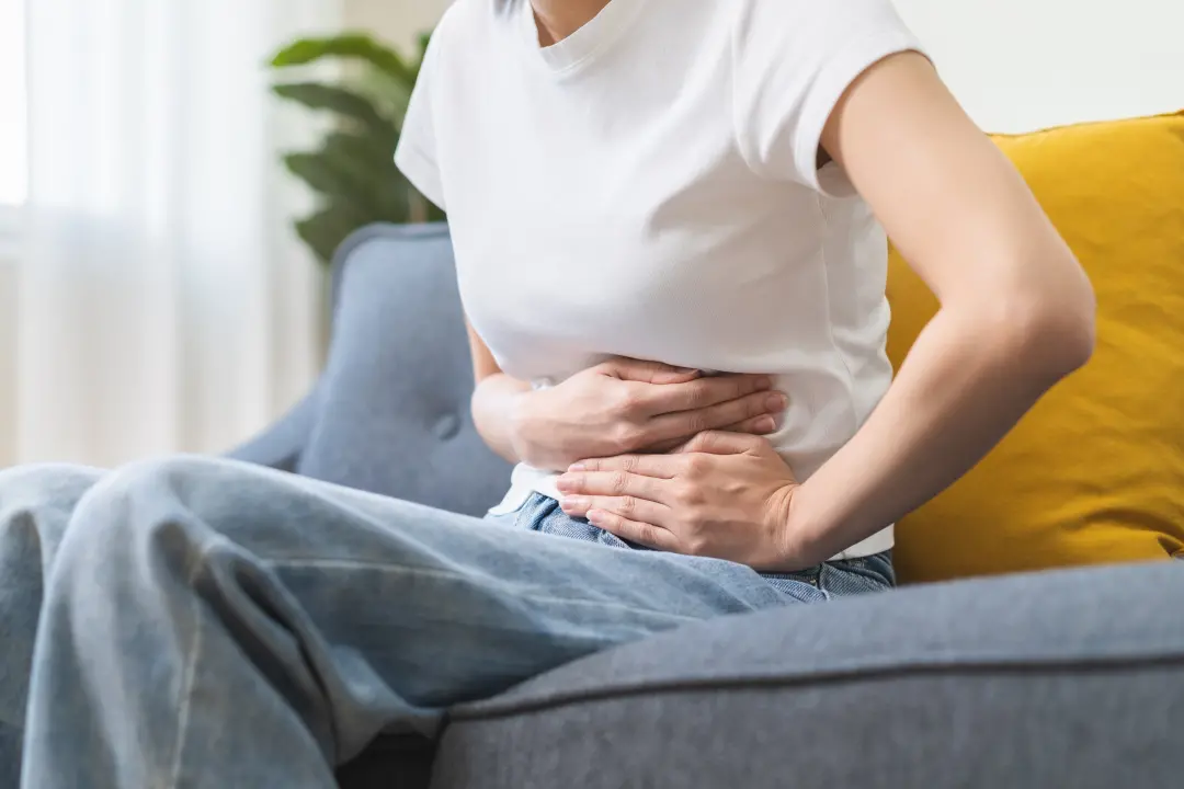 Sete em cada dez mulheres sofrem com dor menstrual, algo que muitas aceitam como parte normal do ciclo. Mas a frequênci…