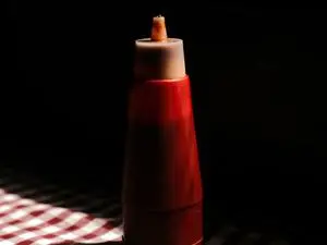 Bares e restaurantes de São Paulo não poderão mais servir molhos em bisnagas. A mudança visa a padronização e a redução…