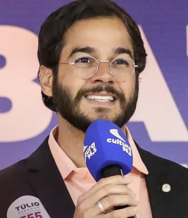 Túlio Gadêlha, pelo número 555, disputa a vaga de senador por Pernambuco nas Eleições 2026. Tem que votar duas vezes pa…