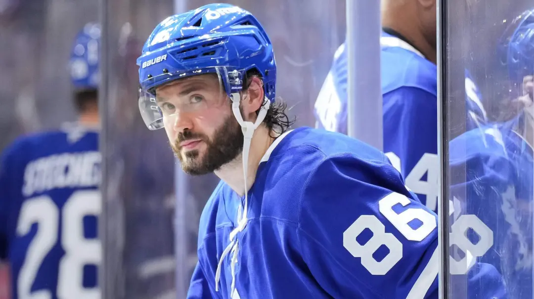 Toronto, Canadá. Marchenko, que chegou para Toronto, fez assistência e 4 chutes no primeiro jogo com Canadiens. É muita…