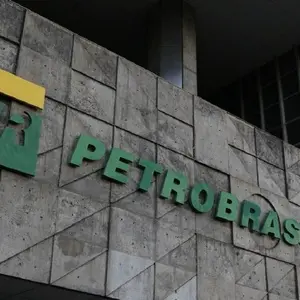 Petrobras recebeu R$ 1 bilhão em novas parcelas de subvenção de combustíveis. Essa ajuda financeira mostra um alívio im…
