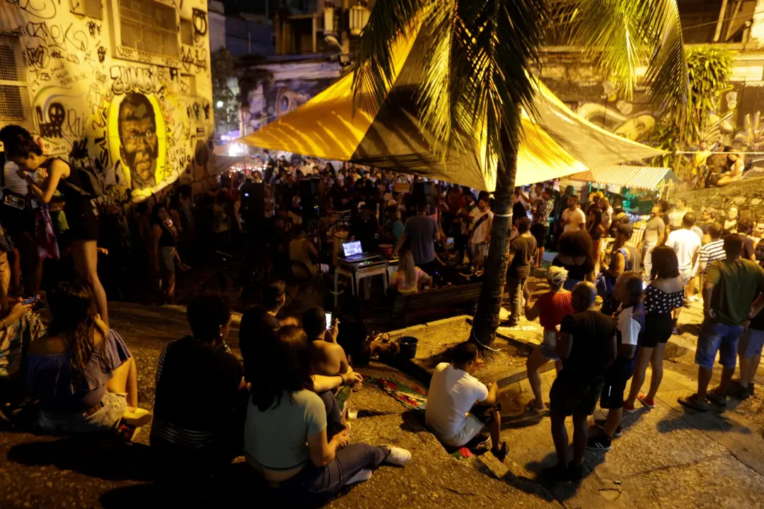 Pedra do Sal, Centro do Rio, um turista mexicano morreu após tentar parar ladrões. A tentativa de ajudar resultou em fe…