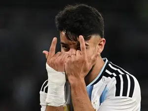 Argentina goleou na Bolívia com Nico Paz comandando o time e Flaco marcando, mesmo sem Messi. Achei interessante ver ou…