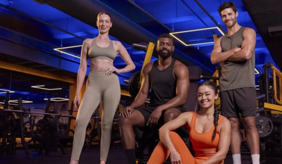 Mais de 1.000 vagas de estágio na Smart Fit para quem estuda Educação Física. Essa abertura é boa porque coloca o unive…