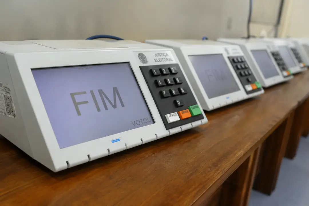 918,9 mil brasileiros no exterior podem votar no próximo domingo, um número que ultrapassa o eleitorado de três estados…