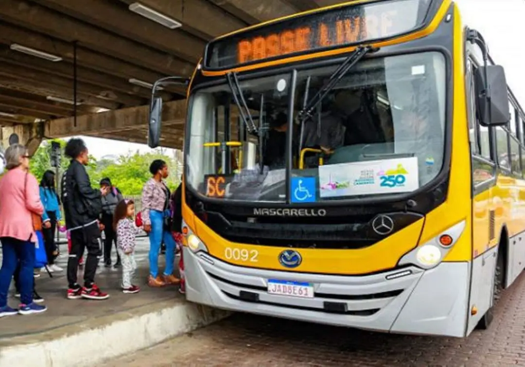 Porto Alegre e ônibus intermunicipais terão passe livre no domingo de eleições, sem precisar mostrar o título de eleito…