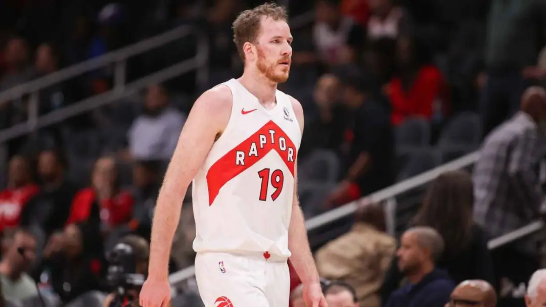 Scottie Barnes destacou Jakob Poeltl como jogador indispensavel do Raptors, mesmo com a chegada de Kawhi Leonard. Acred…