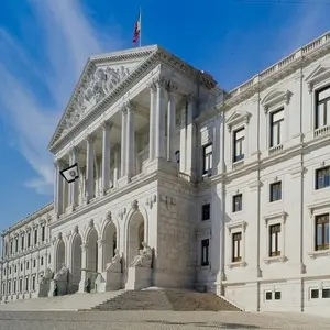 Espanha freia os despejos enquanto Portugal avança para acelerá-los. Essa diferença de ritmo mostra como a gestão de cr…