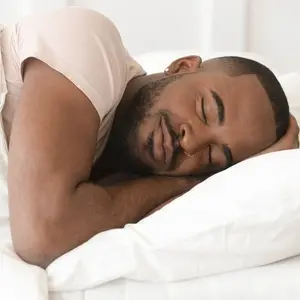 Quinze dicas existem para a gente melhorar a higiene do sono. É importante organizar a rotina para dormir melhor porque…