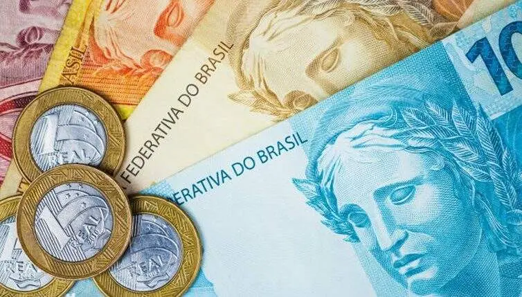 Déficit de R$ 10 bilhões no setor público em agosto, elevando a dívida para 82,9% do PIB. Esse aumento mostra que o pes…