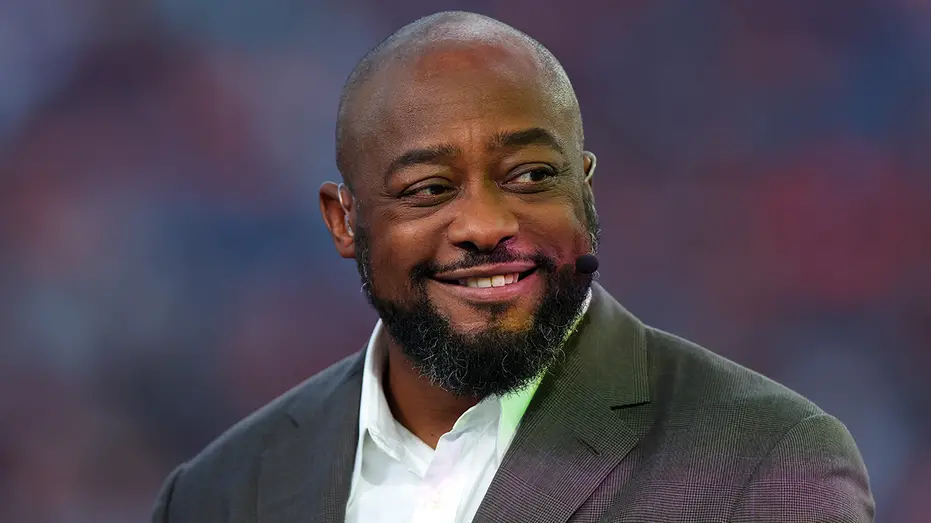 Mike Tomlin vai mostrar a cidade que fez no Minecraft por 12 anos. Foi um jeito dele se afastar da pressão da vida, o q…