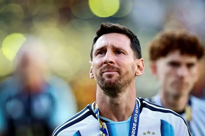 Messi será doutor honorário pela Universidade de Buenos Aires. É um reconhecimento da trajetória dele no esporte, o que…