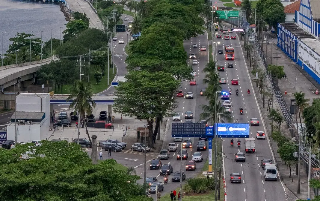 Ilha do Governador ganhou uma Muralha Digital na Estrada do Galeão. O sistema usa câmeras inteligentes para identificar…