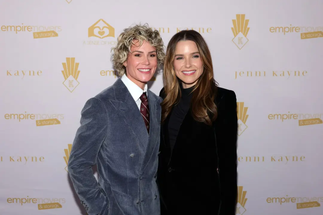 Sophia Bush e Ashlyn Harris se casaram em cerimônia íntima em Upstate New York no verão de 2025. A decisão por um event…