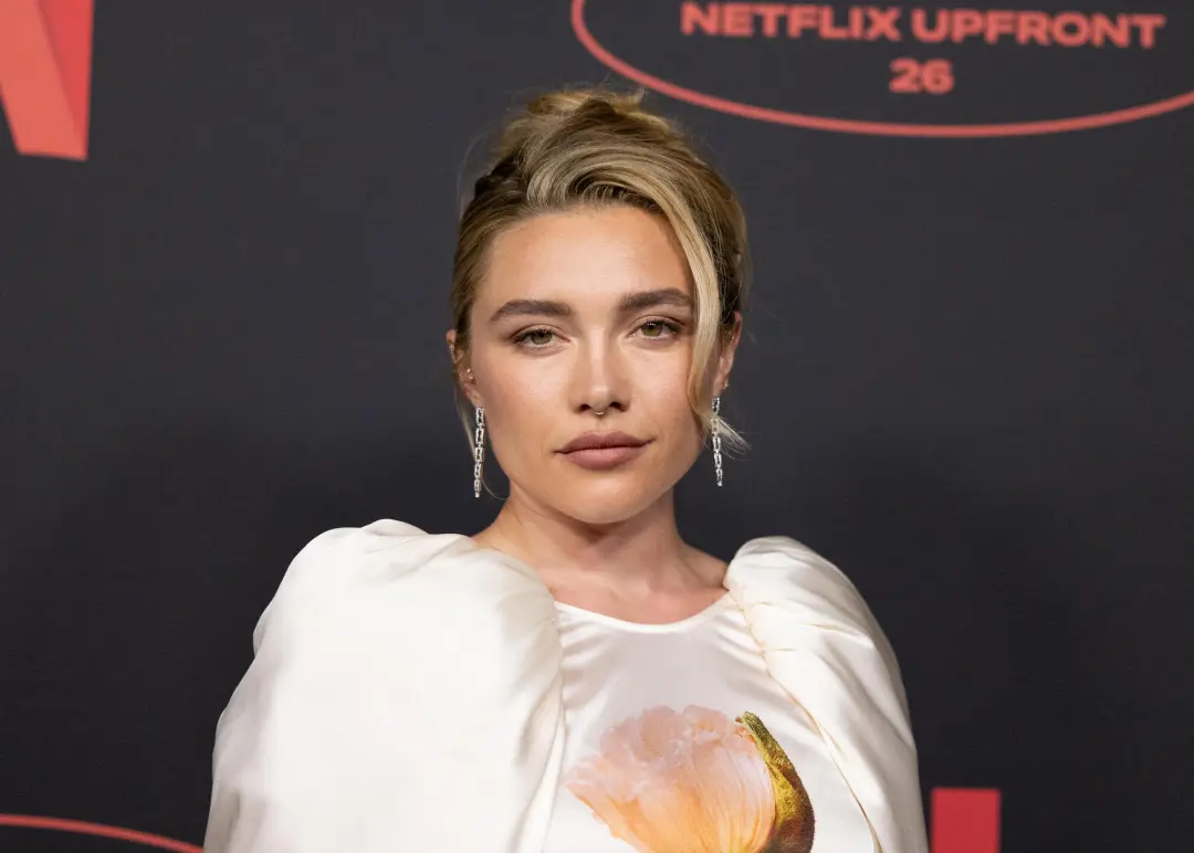Florence Pugh mencionou na The View que o Instagram censurou sete posts dela sobre o caso de agressão sexual na Cornell…