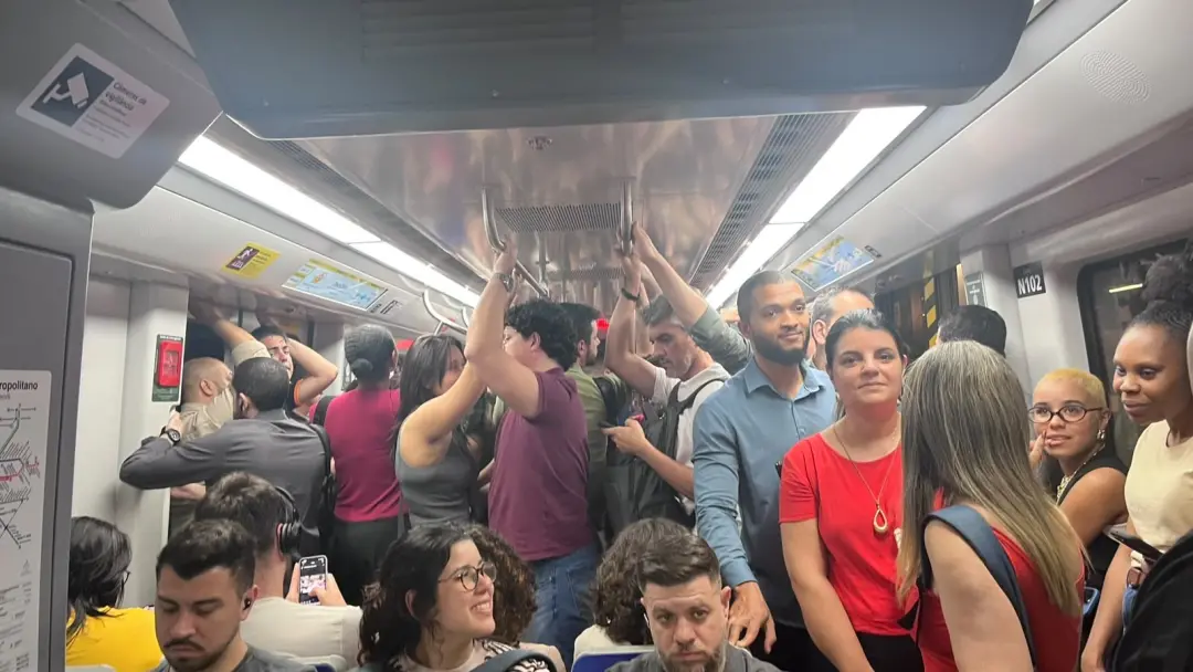 Falha de tração no Monotrilho da Linha 17-Ouro na noite desta quarta, durante o primeiro dia de ampliação do horário. I…