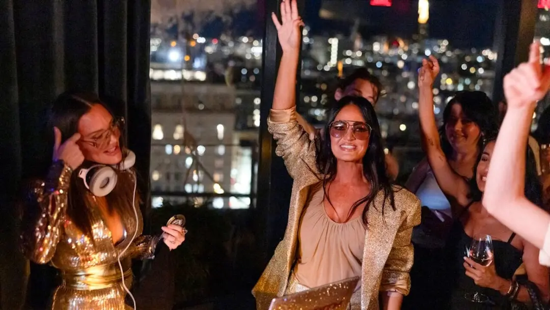 2,6 milhões de telespectadores na estreia da temporada 7 de The Real Housewives of Salt Lake City. O aumento de 23% na …