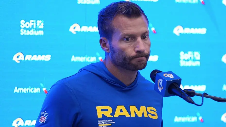 Los Angeles Rams e a NFL. Sean McVay disse que a liga admitiu que os oficiais erraram um passe contra Denver Broncos. I…