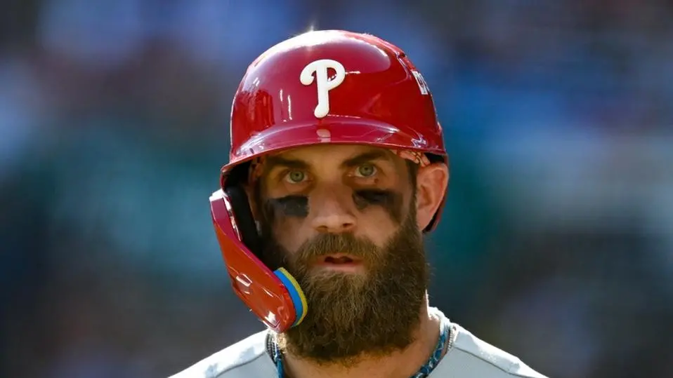Philadelphia Phillies venceram Atlanta Braves no Jogo 2 da Wild Card Series, garantindo a vaga na temporada. Harper tev…