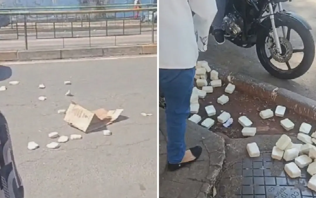 Pertences de idosa foram espalhados na rua em Goiânia depois de um desentendimento com motorista de aplicativo. A idosa…