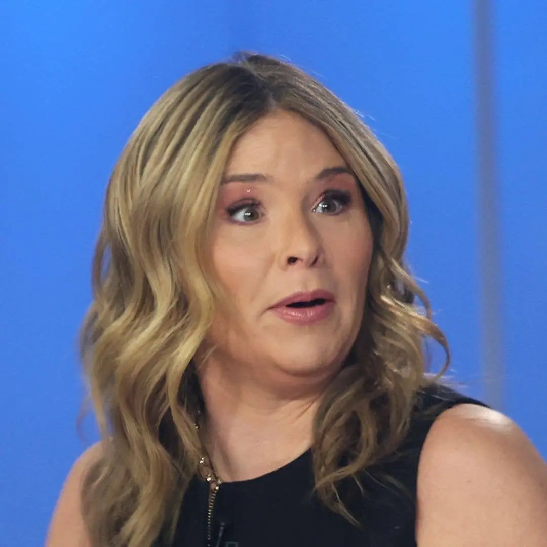 Jenna Bush Hager foi zoada pelos co-apresentadores Al Roker e Carson Daly no programa TODAY por falar durante a transmi…