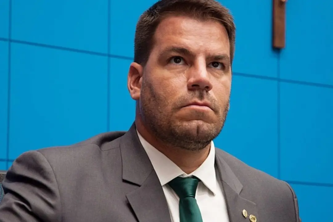221, o número do Capitão Contar para o Senado em Mato Grosso do Sul. O debate político sempre me faz ponderar o que rea…