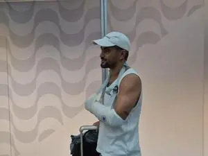 Arrascaeta chega ao Rio para passar por cirurgia no punho amanhã. É um momento de pausa necessária, o corpo pedindo ess…